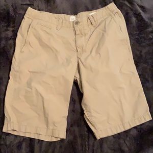 Men’s Gap khaki shorts